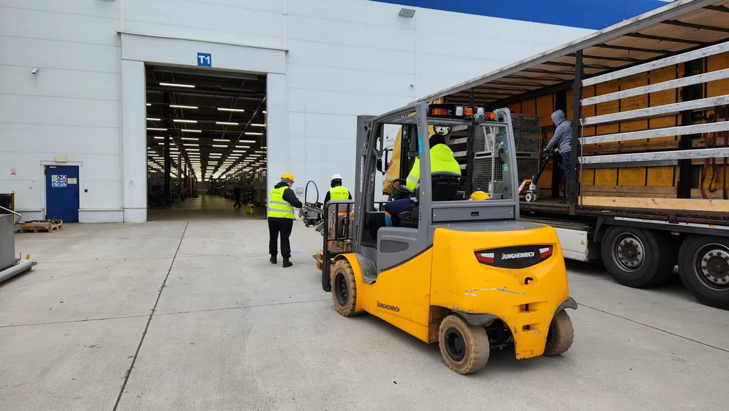 Sukces w transporcie maszyn automotive