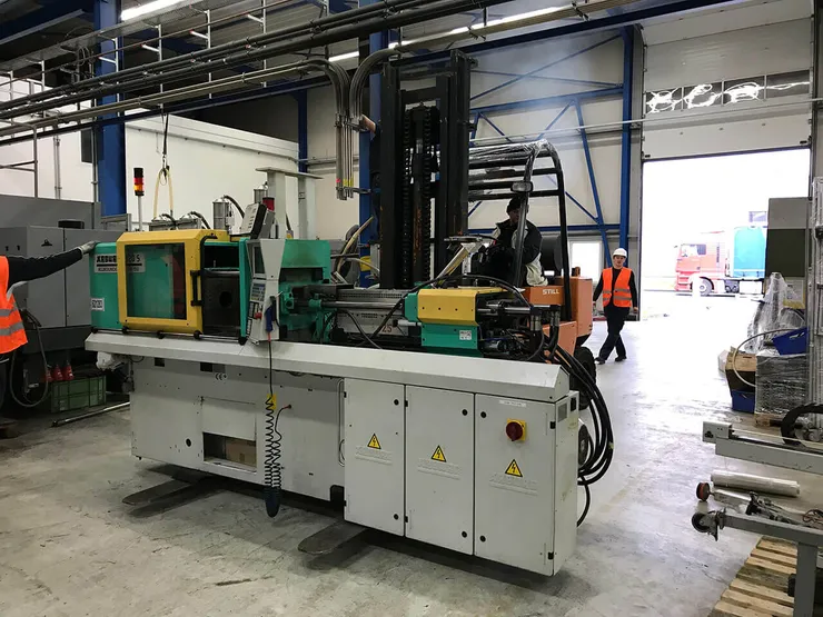 Maximizing Efficiency: Strategic Relocation of Your Factory's Plastic Molding Machinery