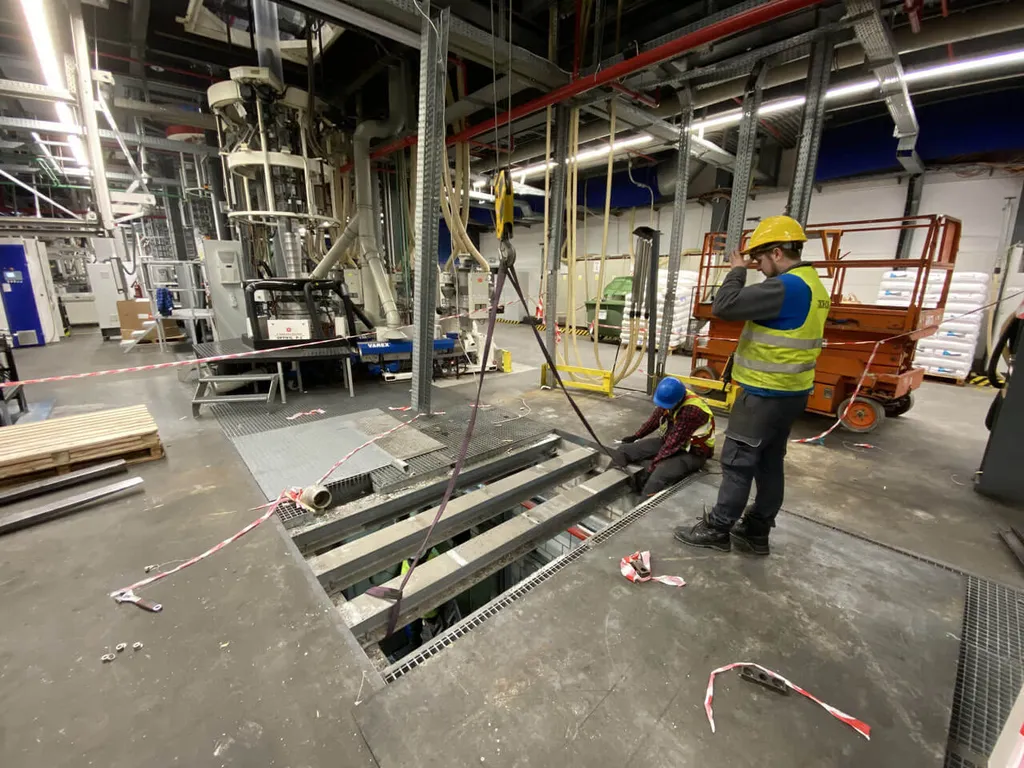 proces przeniesienia maszyny do zgrzewania folii