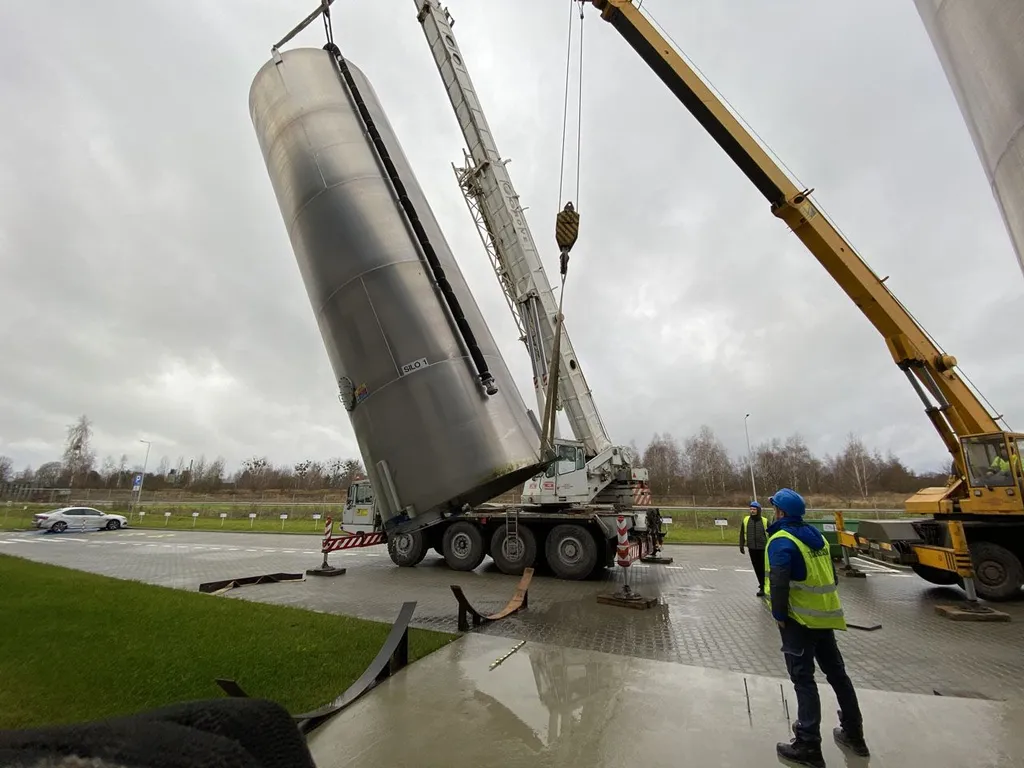The Intricacies of Silos Unloading and Assembly in Racibórz