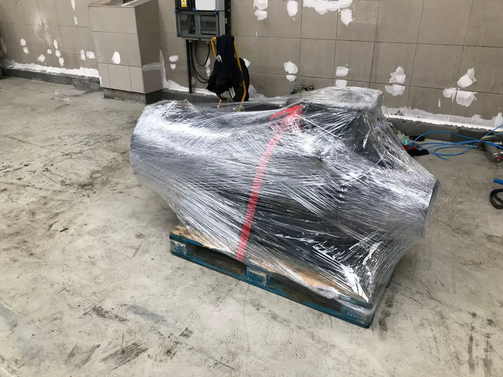 Kompleksowa Relokacja Wtryskarki Plastiku