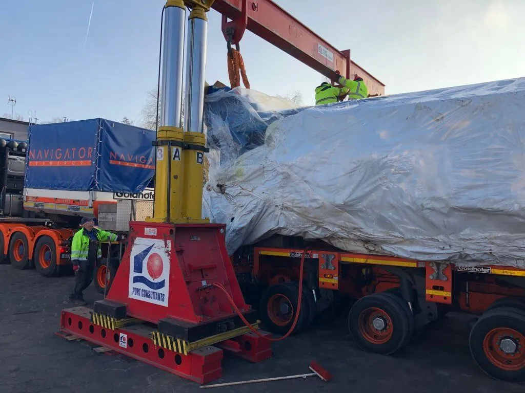 The unloading of a 110-ton press in Starogard Gdański.